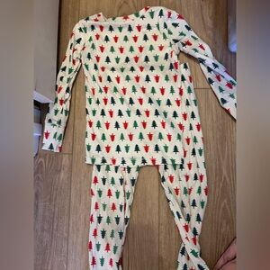 GAP Kids Holiday Pajama Set with Christmas Tree Print- organic cotton